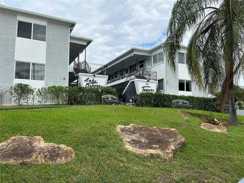 302 Lake Osbourne Drive, Lake Worth, FL 33461