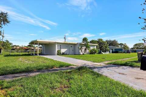 109 SE Calmoso Drive, Port Saint Lucie, FL 34983