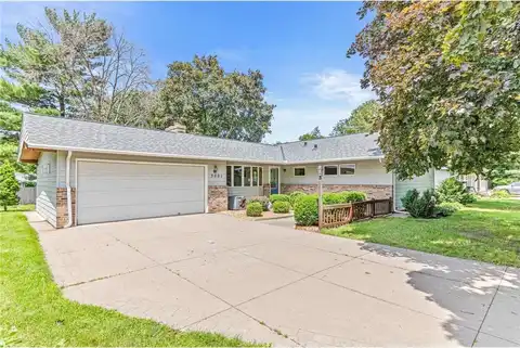 3001 Arona Street, Roseville, MN 55113