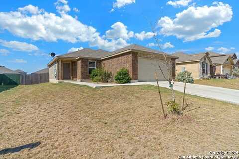 14423 Rockhouse Rd, Elmendorf, TX 78112