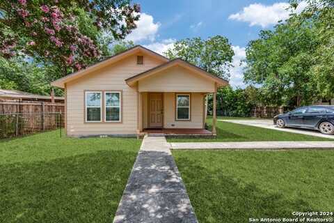 1015 W New Braunfels St, Seguin, TX 78155