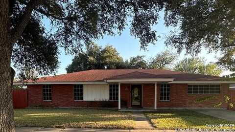 113 W Merriman St, Sinton, TX 78387