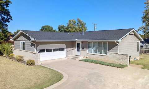 523 Aullwood Rd., Salina, KS 67401