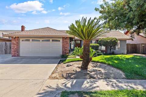 1943 E Sandalwood Avenue, Tulare, CA 93274