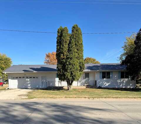 315 6th Street S, Winthrop, IA 50682