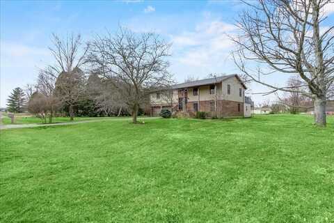 7400 Grayson Drive, Springfield, OH 45502