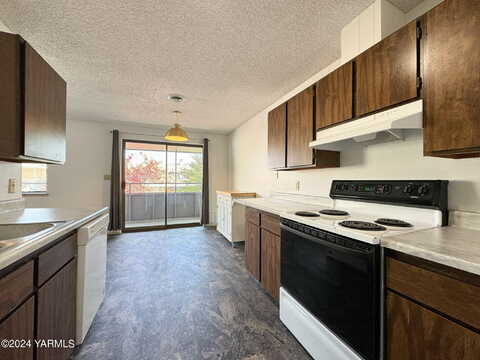 38Th, YAKIMA, WA 98902