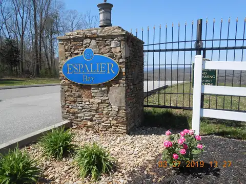 Espalier, DECATUR, TN 37322