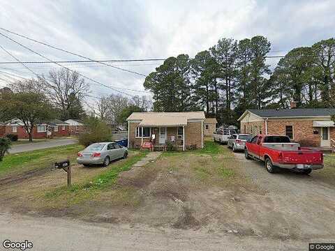 E Townsend St, Dunn, NC 28334