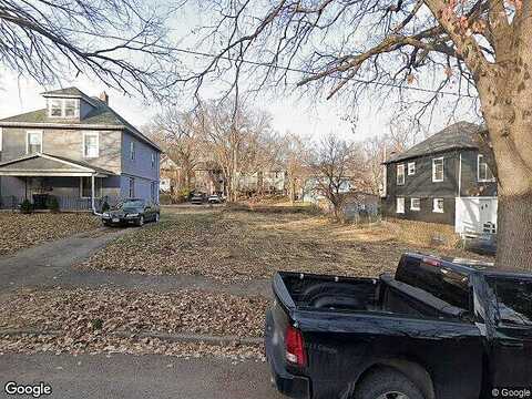 Roberts Street, Kansas City, MO 64124