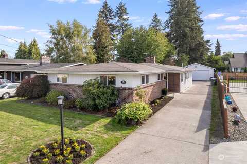 4Th, PUYALLUP, WA 98371