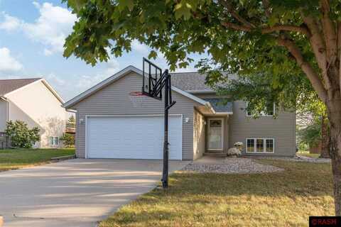 Pebble Creek, MANKATO, MN 56001