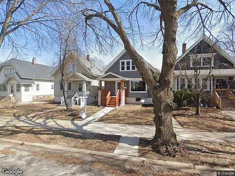 9Th, MILWAUKEE, WI 53215