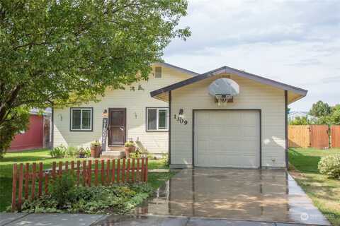 Delphine, ELLENSBURG, WA 98926