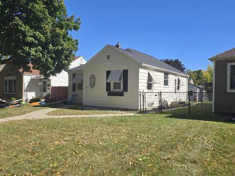 61St, MILWAUKEE, WI 53219