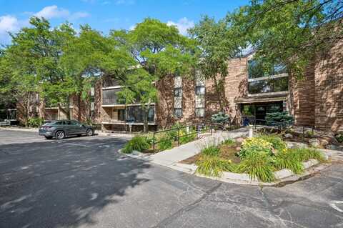 Greenbrier, HOPKINS, MN 55305