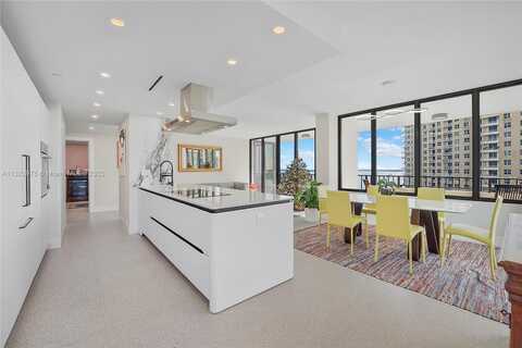 Brickell Key, MIAMI, FL 33131