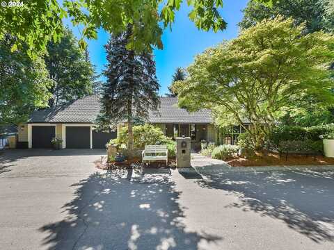 Delenka, LAKE OSWEGO, OR 97034