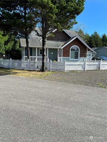 Seashore, OCEAN SHORES, WA 98569