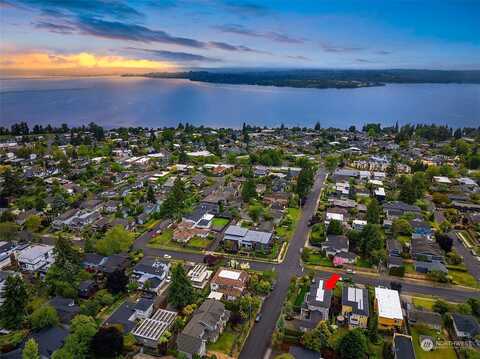 13Th, KIRKLAND, WA 98033