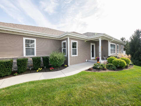 Moraine, WEST BEND, WI 53095