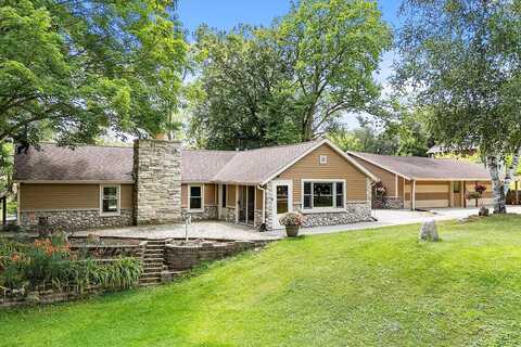 Decorah, WEST BEND, WI 53095