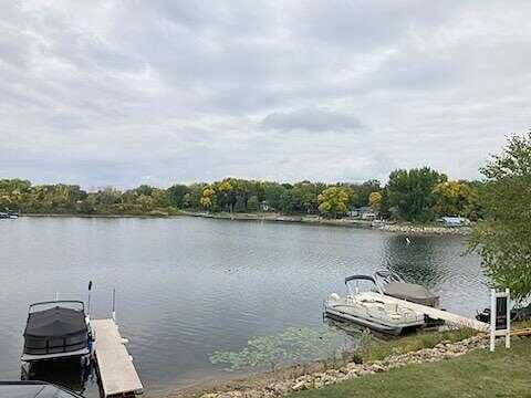 West, PRIOR LAKE, MN 55372