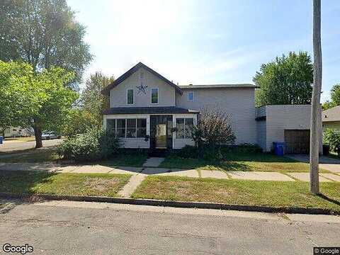 9Th W St, Winona, MN 55987