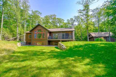 Twin Pines Lane, Cable, WI 54839