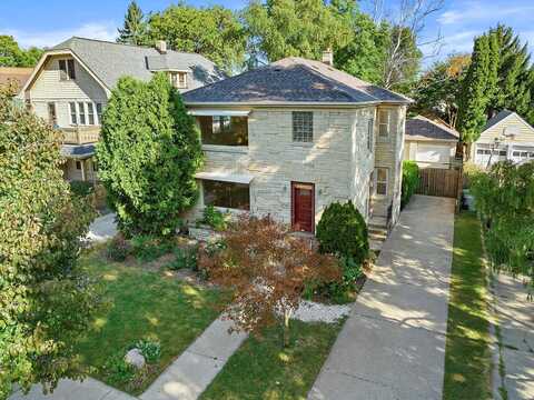 W Lawn Avenue, Milwaukee, WI 53209