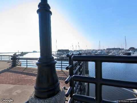 Gaslight Drive, Racine, WI 53403