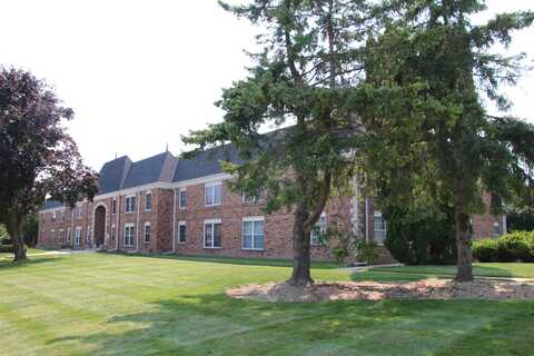 Chateau Court, Grafton, WI 53024