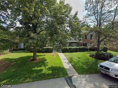 Linden Lane, Thiensville, WI 53092