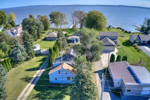 N8021 Lakeshore Dr, Unit 8023, Fond Du Lac, WI 54937