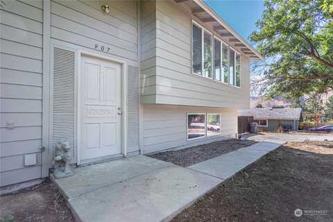 Westmoreland Drive, Wenatchee, WA 98801