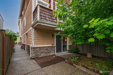 40Th Avenue Ne, Seattle, WA 98105