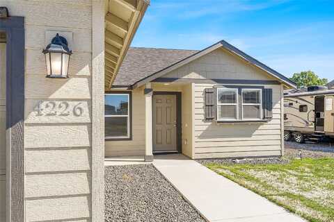 W Wood Court, Moses Lake, WA 98837