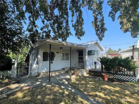 Birch St S, Omak, WA 98841