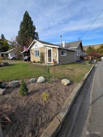 Locust Avenue N, Tonasket, WA 98855