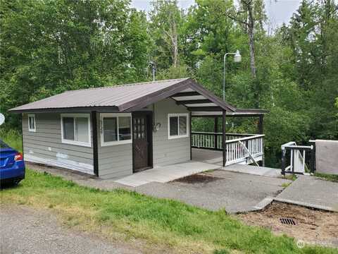 Se Periwinkle Ln, Rainier, WA 98576