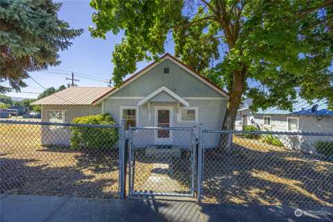 Wapato Way, Manson, WA 98831