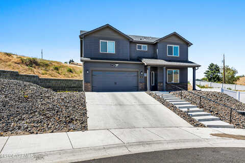 S 12Th St St, Selah, WA 98942