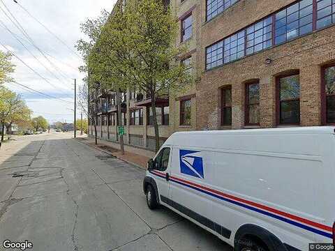 W Maple Street, Milwaukee, WI 53204