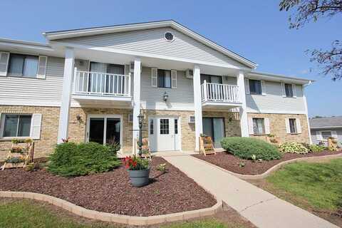 S River Rd, Unit 5, West Bend, WI 53095