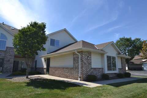 W Maple Leaf Cir, Unit 5-4, Greenfield, WI 53220