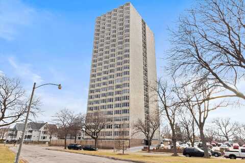 S Shore Dr, Unit 2F, Milwaukee, WI 53207