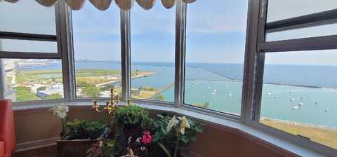 S Shore Dr, Unit 18D, Milwaukee, WI 53207