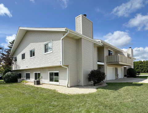 W Crabapple Ln, Unit 3, Oak Creek, WI 53154