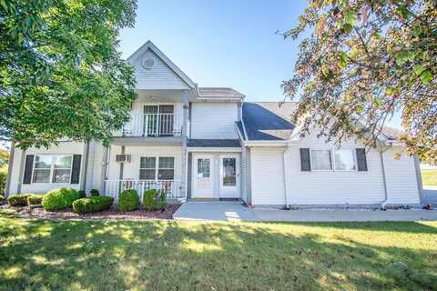 Minz Park Circle, West Bend, WI 53095