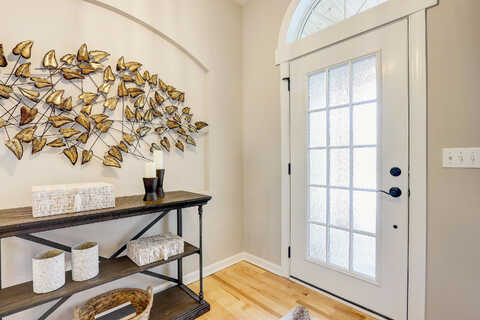 St Andrews Dr, Unit 11, Oconomowoc, WI 53066